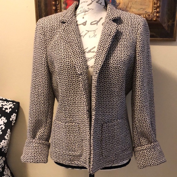 Jones Wear Jackets & Blazers - Jones | Wear Classic tweedy fabric rollup or down sleeves lined comfy jacket